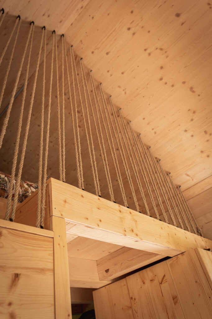 détail d'un garde corps en corde de chanvre